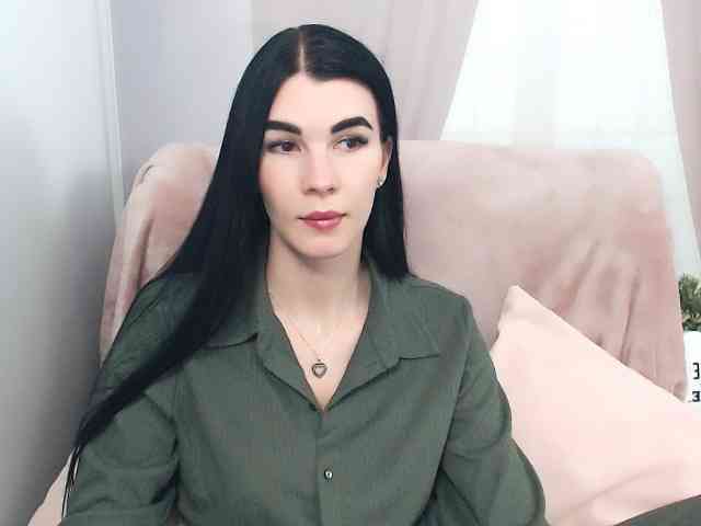 Model: SofiaBrunett
