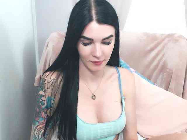 Model: SofiaBrunett