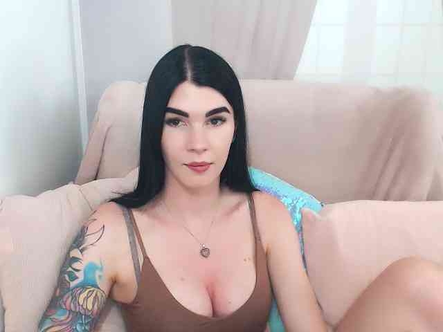 Model: SofiaBrunett