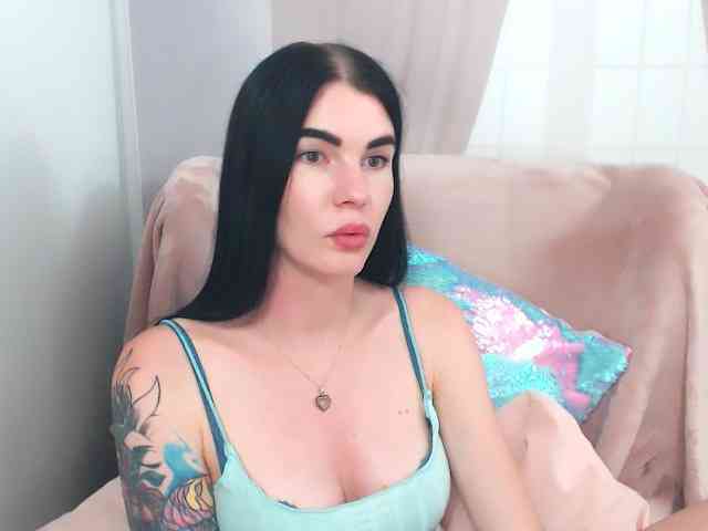 Model: SofiaBrunett