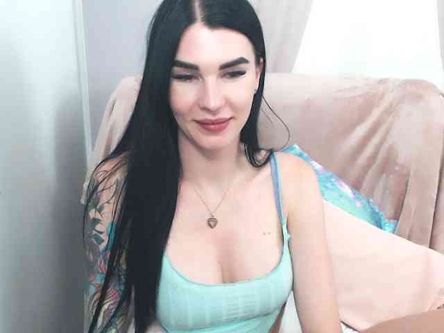 Model: SofiaBrunett