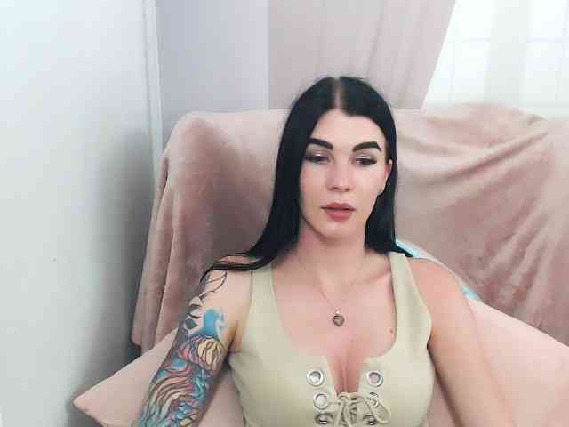 Model: SofiaBrunett
