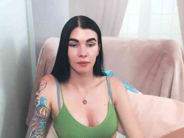 Model: SofiaBrunett