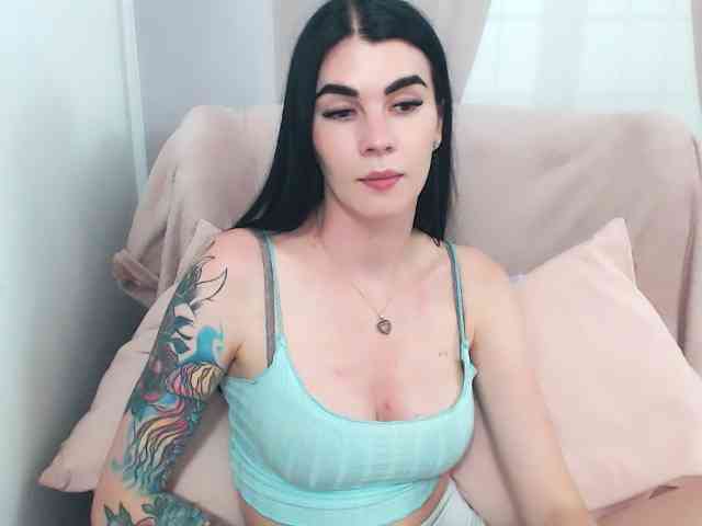 Model: SofiaBrunett