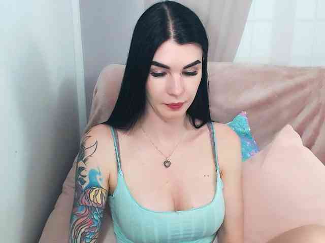 Model: SofiaBrunett