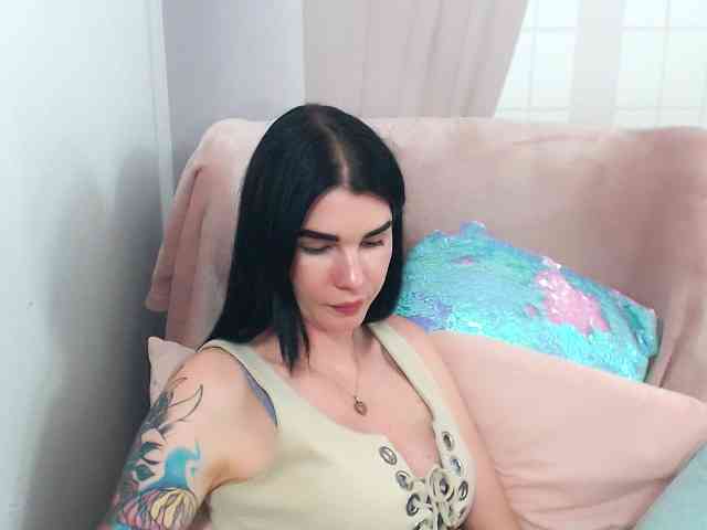 Model: SofiaBrunett