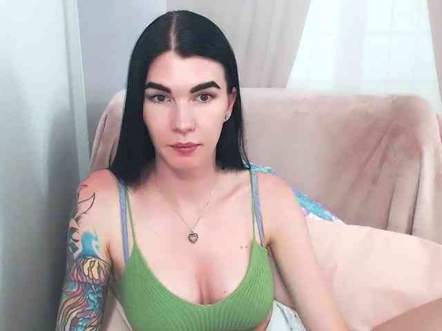 Model: SofiaBrunett