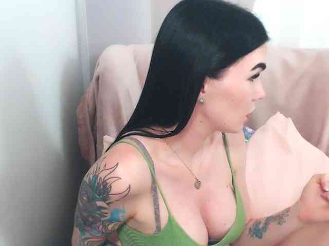Model: SofiaBrunett