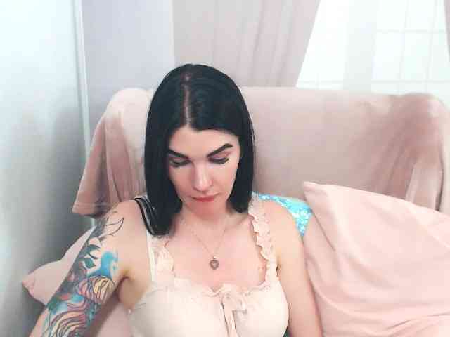 Model: SofiaBrunett