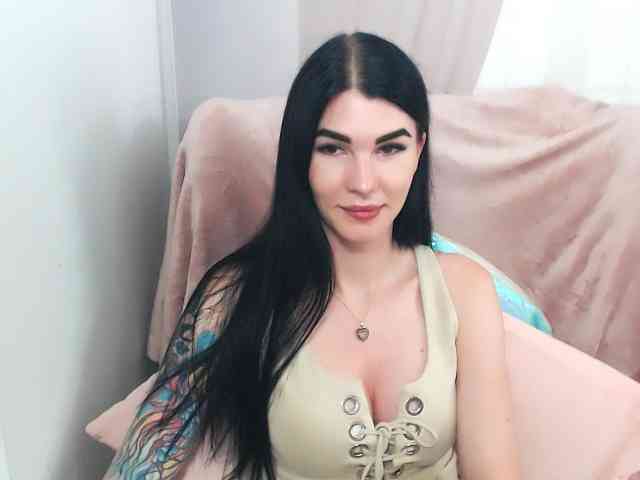 Model: SofiaBrunett