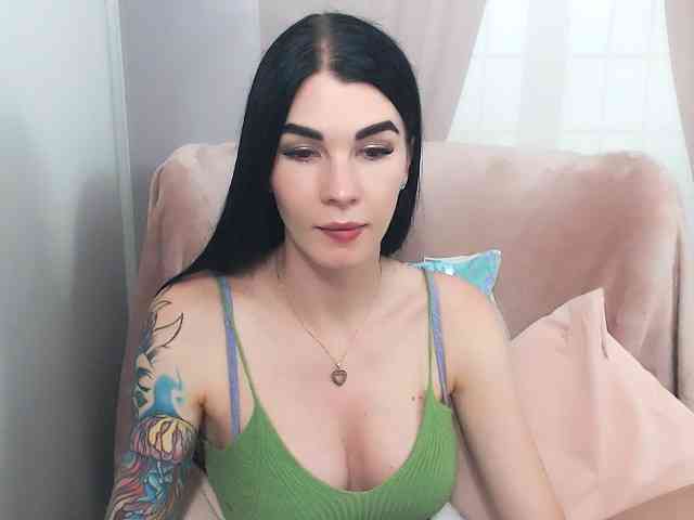 Model: SofiaBrunett