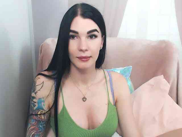 Model: SofiaBrunett