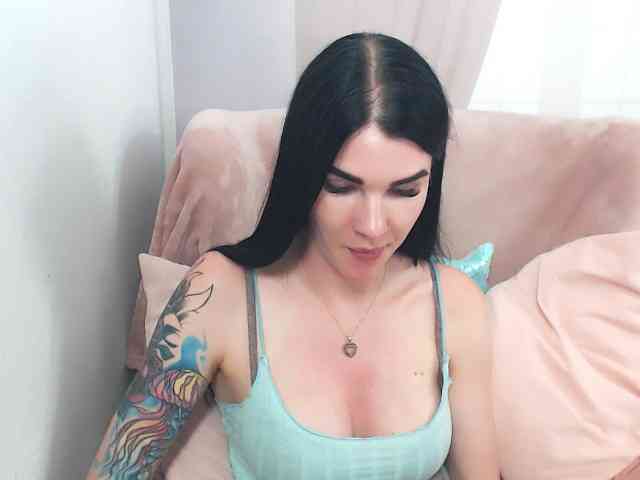 Model: SofiaBrunett