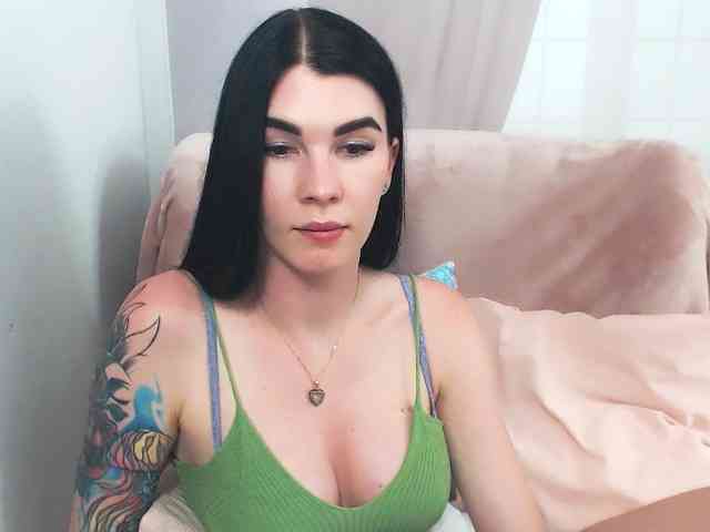 Model: SofiaBrunett