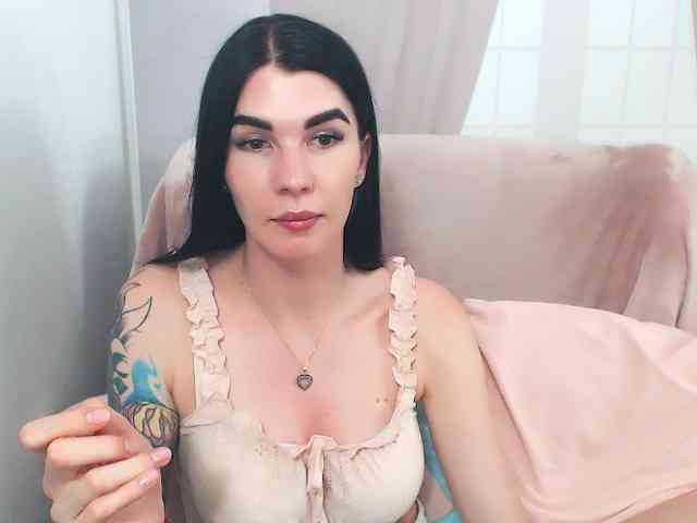Model: SofiaBrunett