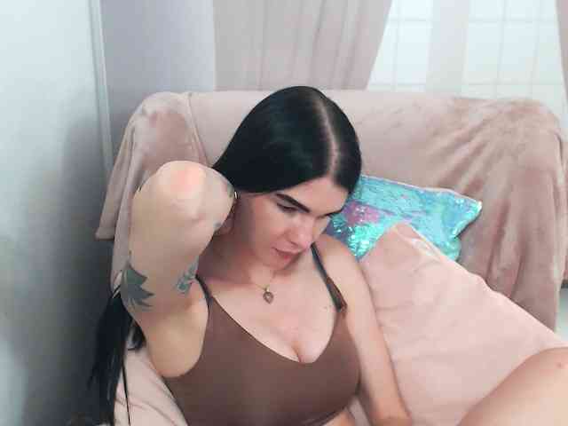 Model: SofiaBrunett