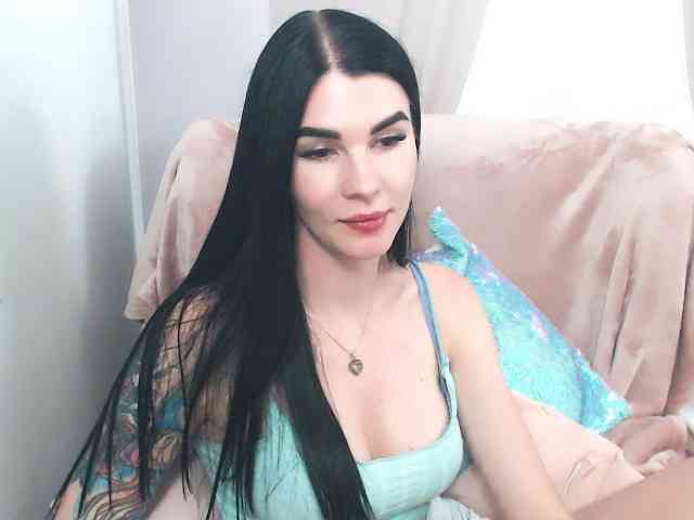 Model: SofiaBrunett