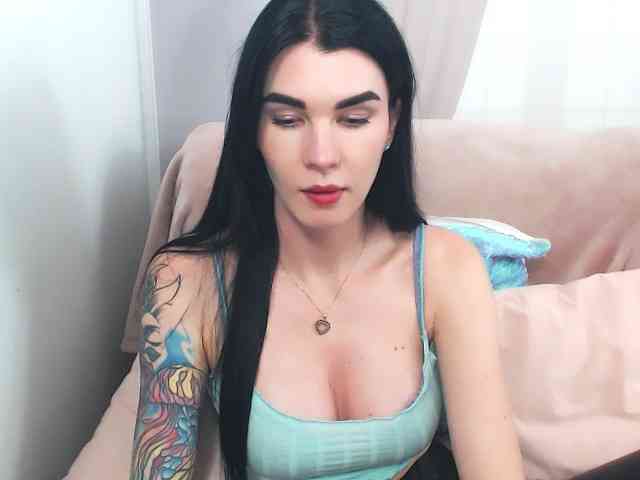 Model: SofiaBrunett