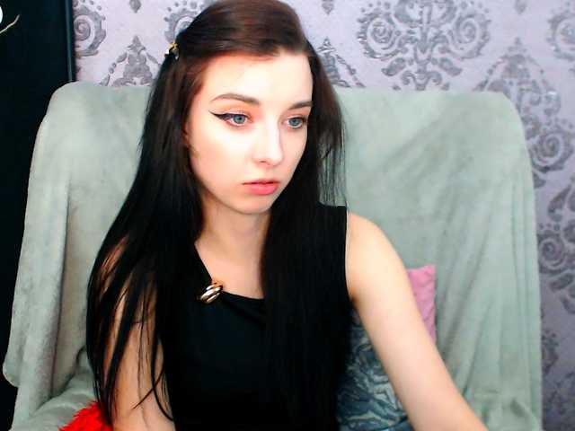 VirginLuna live webcam show
