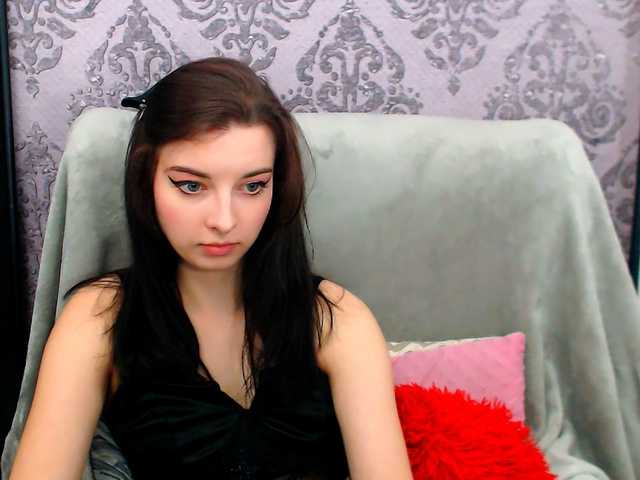 VirginLuna live cam on BongaCams