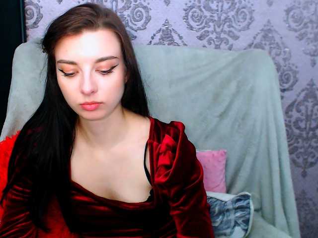 VirginLuna Live Cam pe BongaCams