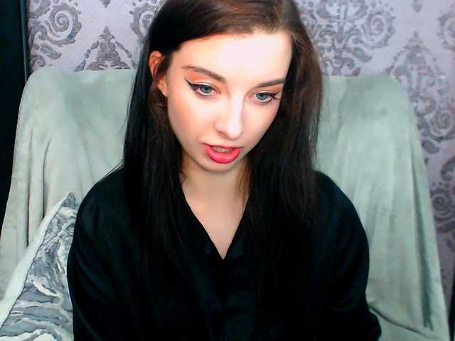 VirginLuna live cam on BongaCams
