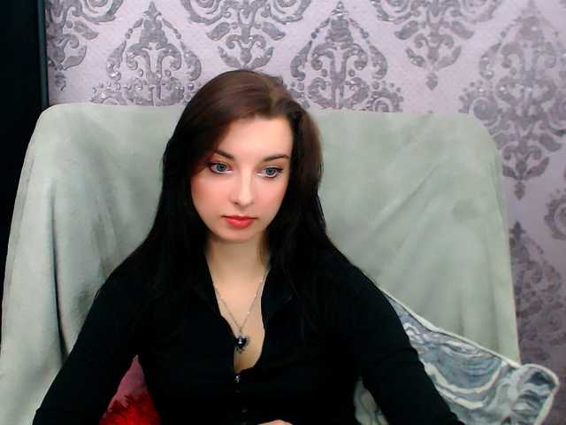 VirginLuna live cam on BongaCams