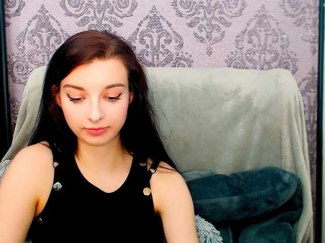 VirginLuna live cam on BongaCams