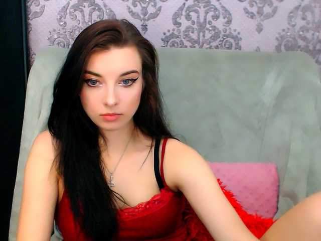 VirginLuna live webcam show