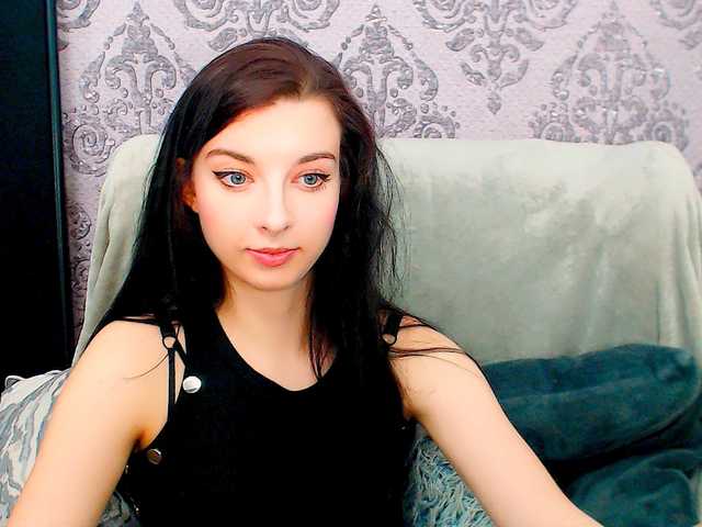 VirginLuna live cam on BongaCams