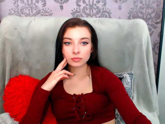 VirginLuna live cam on BongaCams