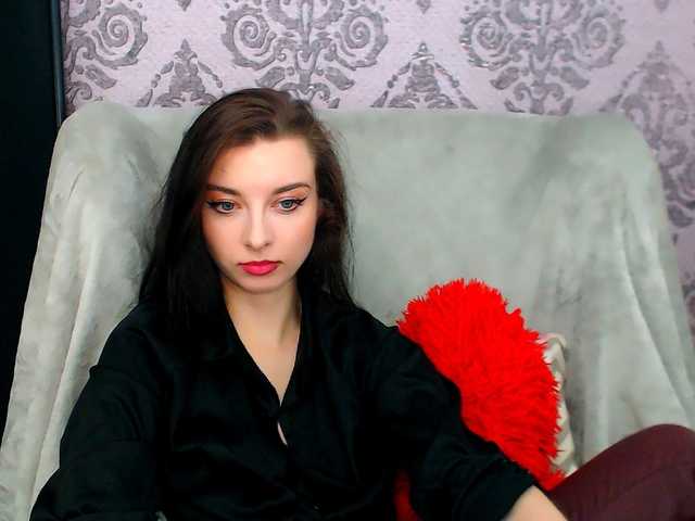 VirginLuna live cam on BongaCams