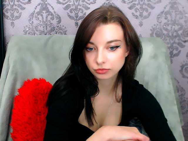 VirginLuna live cam on BongaCams