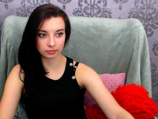 VirginLuna live cam on BongaCams