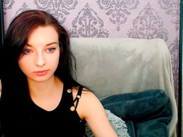 VirginLuna live cam on BongaCams
