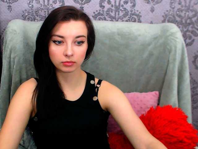 VirginLuna live cam on BongaCams