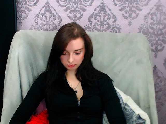 VirginLuna live cam on BongaCams