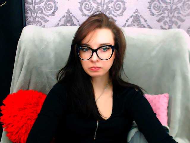 VirginLuna live cam on BongaCams