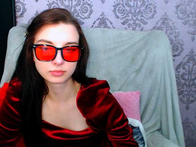 VirginLuna live cam on BongaCams