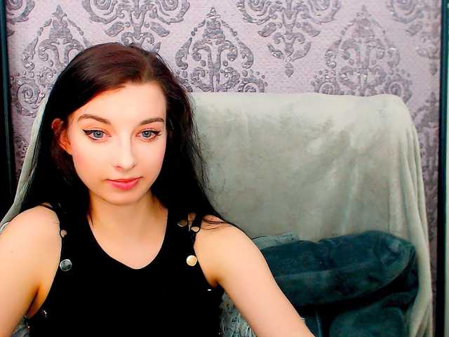 VirginLuna live cam on BongaCams