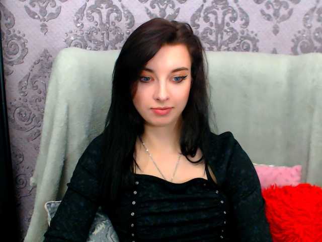 VirginLuna live cam on BongaCams