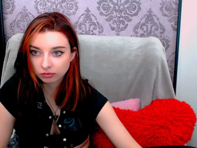 VirginLuna live cam preview