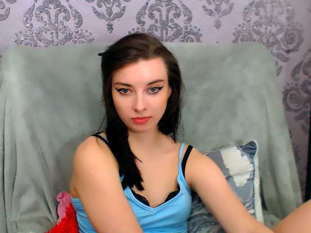 VirginLuna live cam on BongaCams
