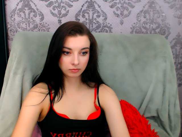 VirginLuna live webcam show