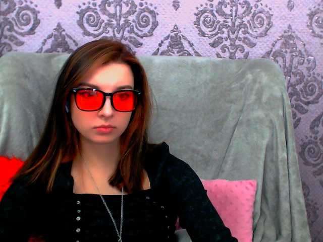 VirginLuna live cam on BongaCams