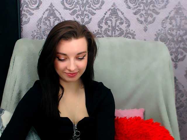 VirginLuna live cam on BongaCams