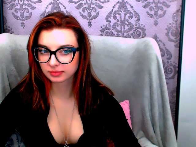 VirginLuna live cam on BongaCams