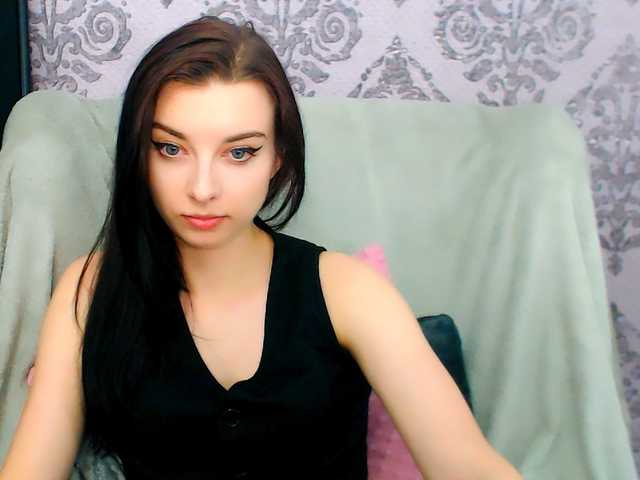VirginLuna live cam on BongaCams