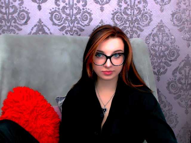 VirginLuna live cam on BongaCams