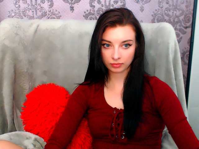 VirginLuna live cam on BongaCams